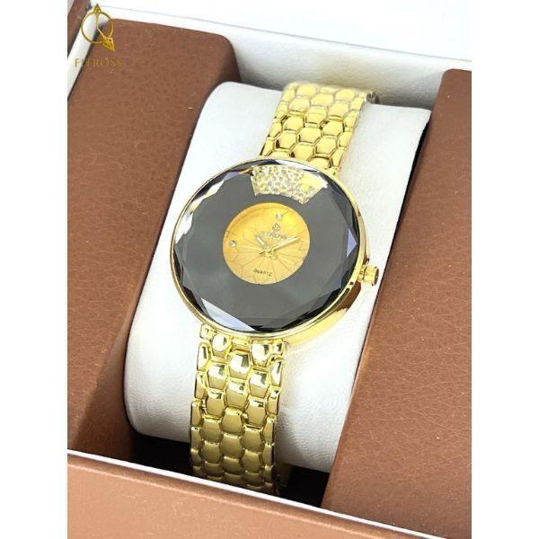 Stylish Women's Quartz Watch With Chain Strap